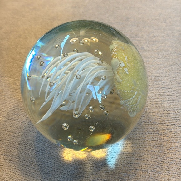 Jelly Fish Art Glass Sculpture Paper Weight - Picture 1 of 9